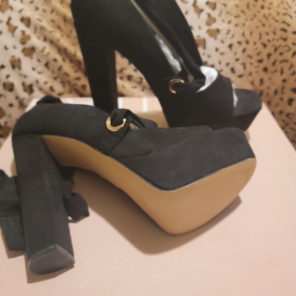 Lace Up Platform Heels - Picture 5 of 5